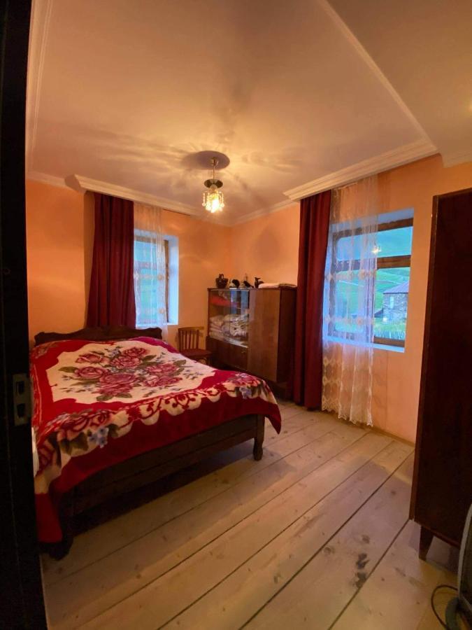 Chvibiani Guesthouse & Bar Ушгули Екстериор снимка